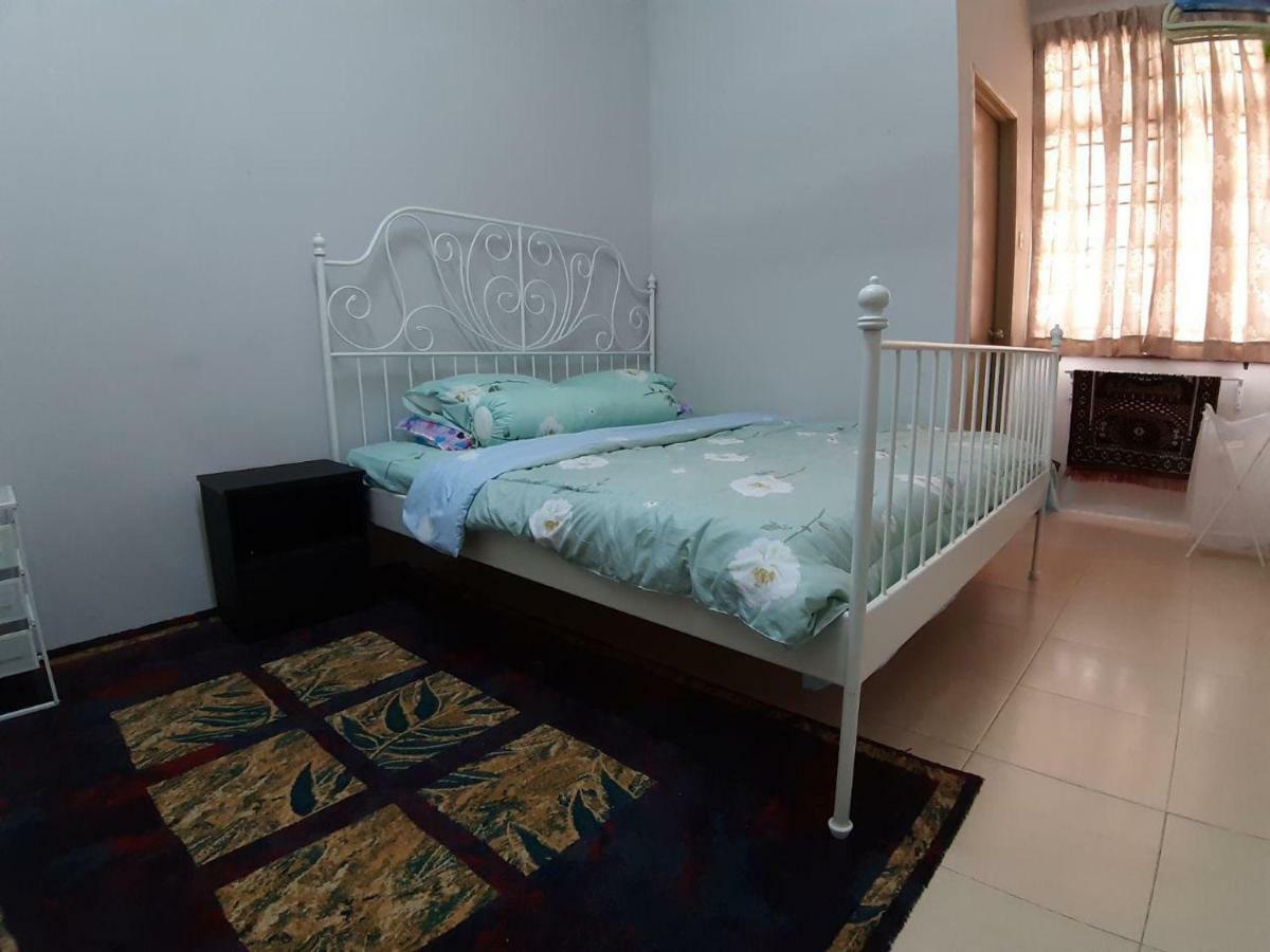 Orchidd Homestay Гамбанг Экстерьер фото
